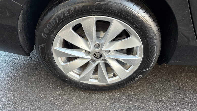 Skoda Superb 1.5 TSI e-TEC SE Technology 5dr DSG Petrol Hatchback